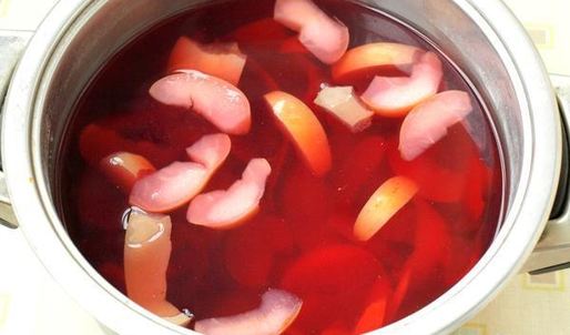 компот с яблоками, малиной, калиной и айвой