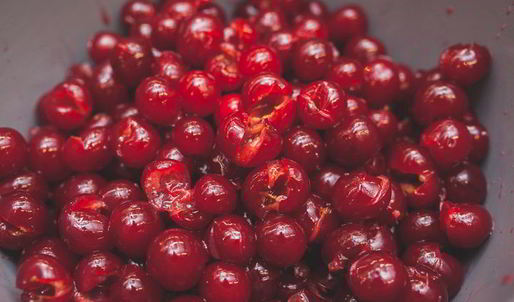 миндальный крем с вишневым компотом