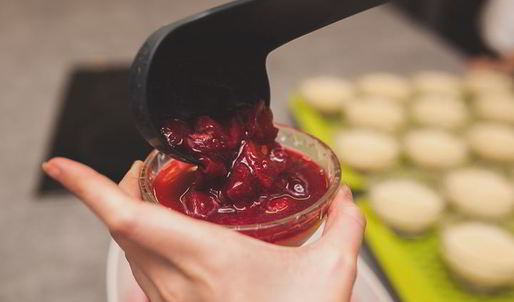 миндальный крем с вишневым компотом