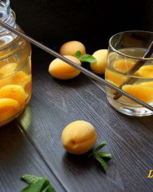 Ванильный компот с абрикосами Прохладительные напитки