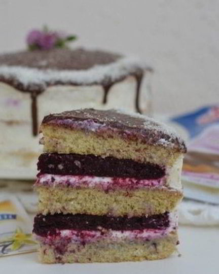 Рецепт ванильного торта с ягодным компоте