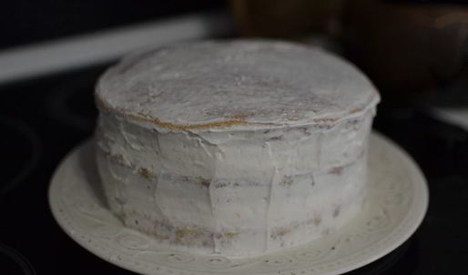 ванильный торт с ягодным компоте