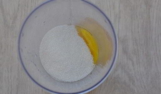 ванильный торт с ягодным компоте