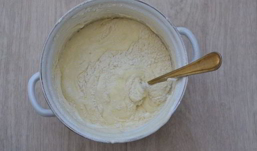 ванильный торт с ягодным компоте