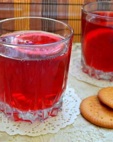 Рецепт ягодного компота с лимоном