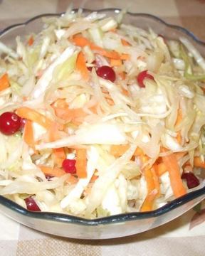 Квашеная капуста с клюквой