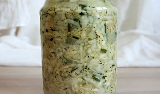 квашеная капуста с луком на зиму