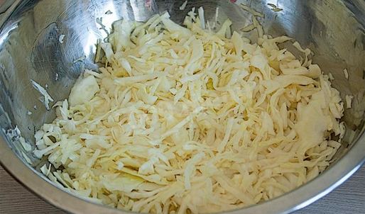 квашеная капуста с луком на зиму