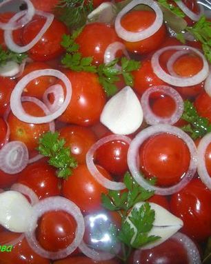 Быстро маринованные помидорчики