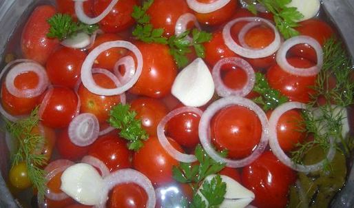 быстро маринованные помидорчики