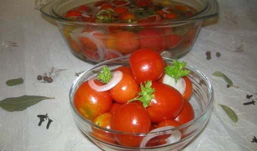 быстро маринованные помидорчики