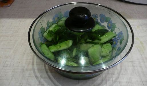 быстрые маринованные огурцы в пакете