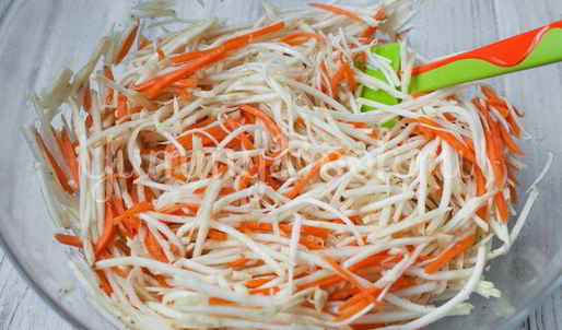 маринованный корень сельдерея