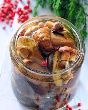 Маринованные белые грибы