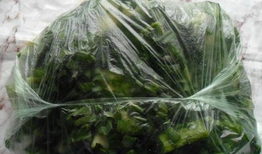 маринованные огурцы в пакете