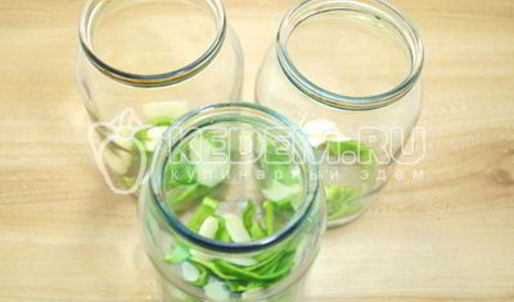 маринованные помидоры на зиму в банках с базиликом