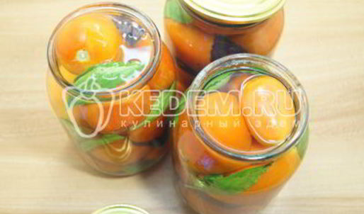 маринованные помидоры на зиму в банках с базиликом