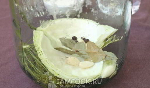 огурцы, маринованные с капустой