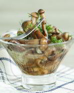 Опята маринованные с луком