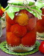 Помидоры, маринованные с бархатцами