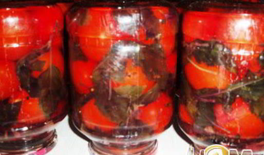 помидоры маринованные с базиликовым ароматом