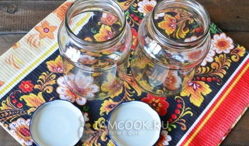 помидоры, маринованные с патиссонами