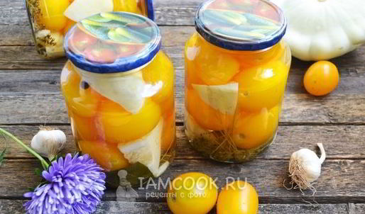 помидоры, маринованные с патиссонами
