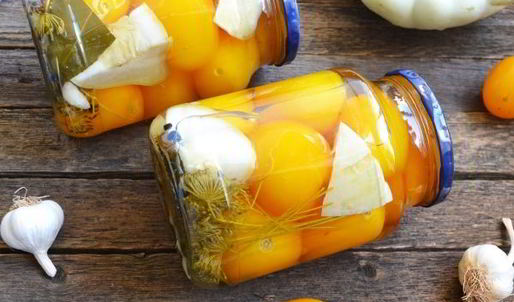 помидоры, маринованные с патиссонами