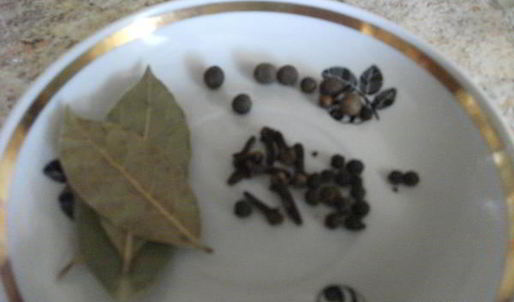 помидоры маринованные со сливой