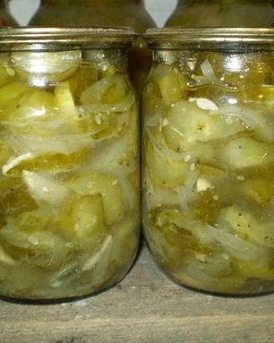 Огурчики с луком на зиму