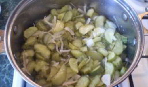 огурчики с луком на зиму