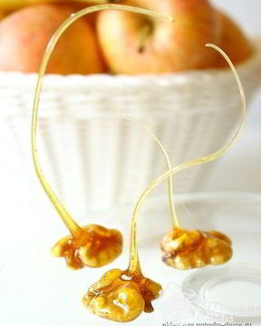 Орехи в карамели