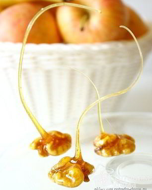 Орехи в карамели