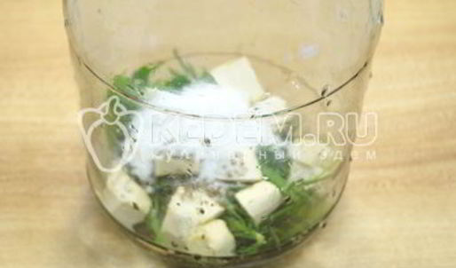 хрустящие малосольные огурцы в банке