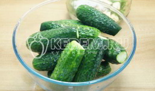 хрустящие малосольные огурцы в банке