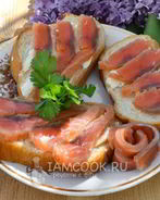 Малосольный лосось с кориандром сухого посола