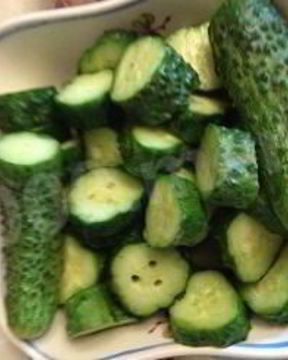 Малосольные огурцы с сахаром сухой способ