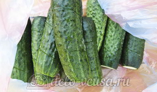 малосольные огурцы в пакете