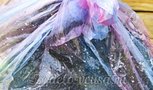 малосольные огурцы в пакете