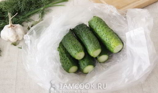 малосольные огурцы за час