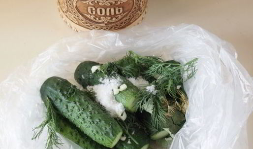 малосольные огурцы за час