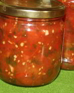 Томаты с кинзой на зиму