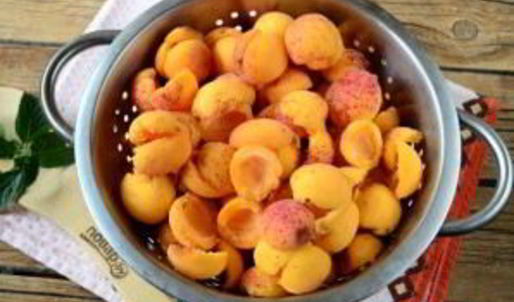 абрикосовое варенье с косточками