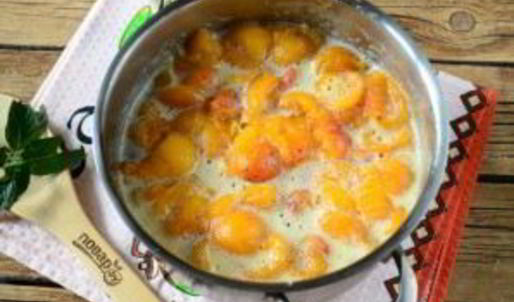 абрикосовое варенье с косточками