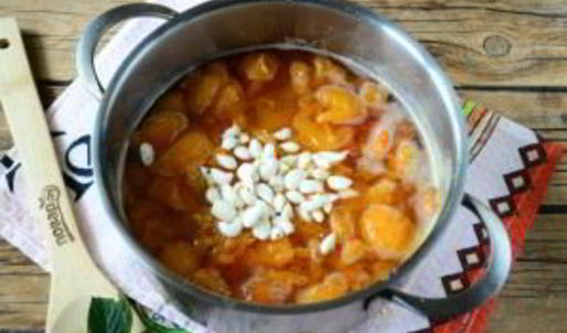 абрикосовое варенье с косточками