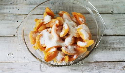 абрикосовое варенье с ядрышками