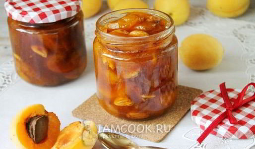 абрикосовое варенье с ядрышками