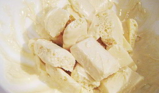 чизкейк с белым шоколадом и малиновым вареньем