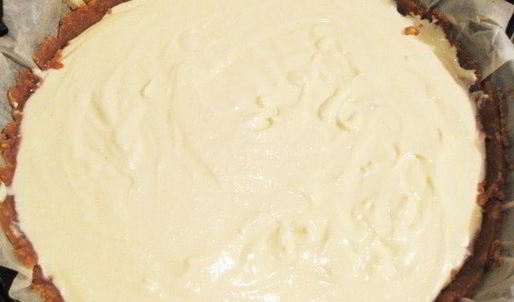 чизкейк с белым шоколадом и малиновым вареньем