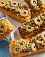 Брускетта с оливковой пастой